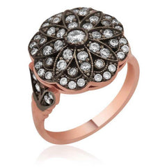 Bague pour femme en argent avec fleur montée sur diamant rose