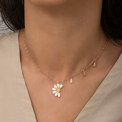 Silver Rose Daisy Loves Dislikes Ladies Necklace