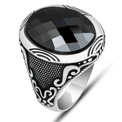 Bague homme ovale en argent et zircon noir