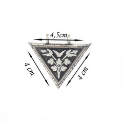 Collier amulette en forme de fleur triangulaire ouvrable en argent