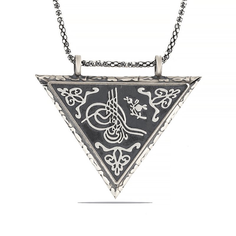 Collier amulette Tughra ouvrable en forme de triangle argenté