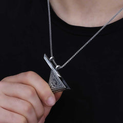 Collier amulette Tughra ouvrable en forme de triangle argenté