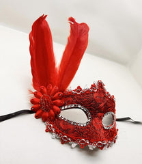 Masque de bal de promo Nessiworld avec plumes et dentelle rouges