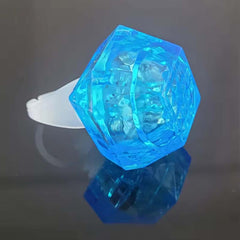 Nessiworld Kristal Tasarımlı Led Glow Işıklı 3 Modlu Mavi Yüzük 3.5 x 5 cm