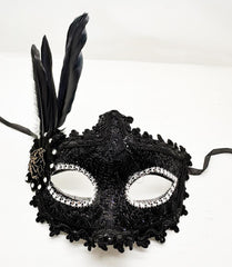 Masque de bal de promo Nessiworld avec plumes noires et dentelles