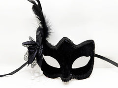Black Color Side Feather White Pearl Suede Coating A Quality Luxury Party Mask 20x23 cm